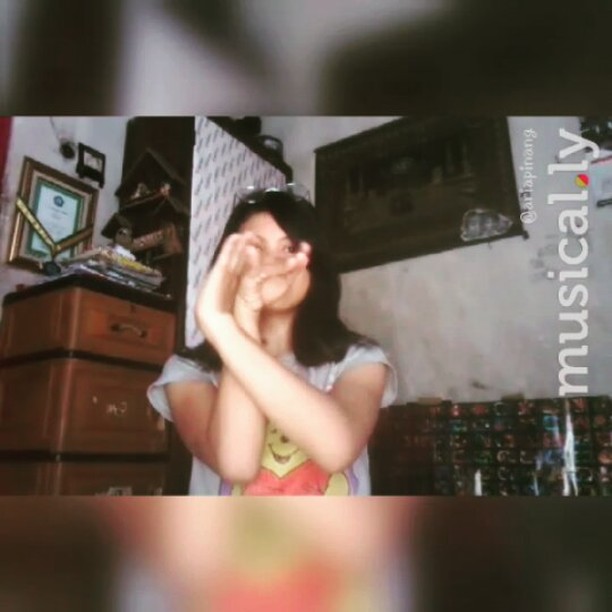 Hihihihihi ... #muser_ #muser #musergeneration #muserindonesia #muserid #tuttingkeren #tuttingkabadshah #tutting #tuttingchallenge #tuttingdance #tuttingtuesday #musicallyindonesia #musically_betle #musically #musicallys #musicallyapp #musicallyrp #musically_covert #musically_indo #muaically_id #musically_seindo - Ilham Ade Saputra 🔐 (@martina_listia)