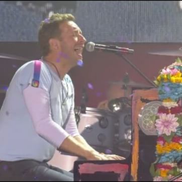 Coldplay-Fix You
One Love Manchester
#coldplay #fixyou #onelovemanchester #musicvideo #one #love #manchester #fix #you #song #music #live #video #performance #home #try #bones 
Video link:
https://youtu.be/mw5Y0AbHt1o - Vels university (@lyrics_phraseslm18)