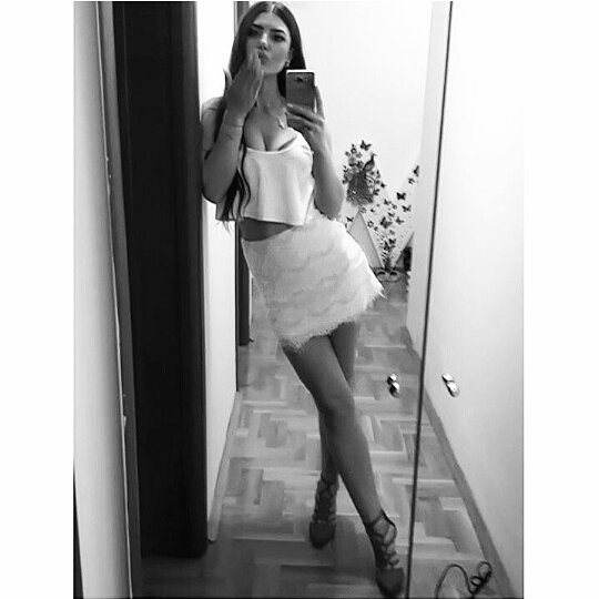 🌹💋💋💋.
.
.
.
.
.
.
#instafashion#hautecouture#ootd#love#miami#chicago#beach#california#vegas#nightwear#tv#watch#fashionbloggers#greece#shanghay#tokio#travelers#photographer#boston#losangeles#lv#nyc#newyork#dallas#fashionladys - jennifer mori (@ssspringsmilesss)