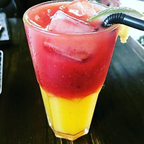 🍓+🍊=☝☝ #somostodosatletas #nikerun #NRC #miles #life #running  #bostonceltics #semcigarro #vida #força #amanhãtemmais #Saude #walking #Walk #BatataDoce #bostonceltic #modelo #models #FitModels #Brazil #goodvibes #positivevibrations #pensecomoatleta #puroounada #Fitness #receitafacil - Maverick (@luccazanini17)