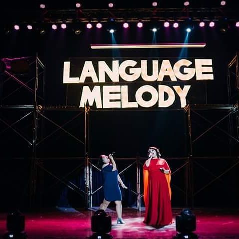 Sing❤
#sing  #singing #performance  #perform  #performing  #duo #duet #stage #languagemelody #language #melody #vietnam #huflit #me #love #loveit #music  #weareone - Vels university (@sevinchhanhphuc)