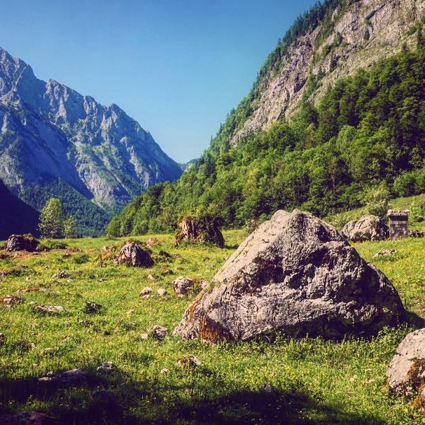 #landscapelovers #landscape #landscapephotography #landscape_captures #beautifulnature #k�nigssee #saletk�nigsee #mountains #field #nature #naturewalk #naturelovers #beautifulworld#amateurphotographer #amateurphotography #hobbyphotography #hobbyphotographer #sonyalpha5000 - Aesnrp (@jennifer_bastian89)