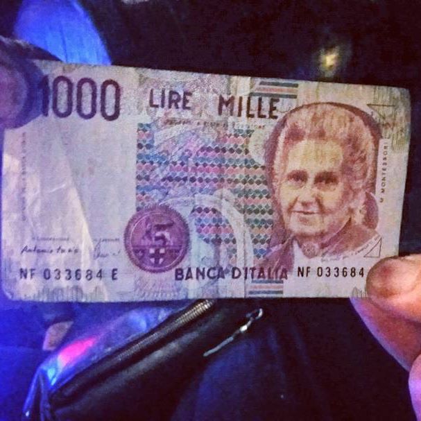 #1000 #lire #lira #millelire #money #cash #oldbutgold 
#bestoftheday #comment #contests #followme #fun #gang_family #golook #gramoftheday #hipster #ig_snapshots #ig_watchers #igaddict #igdaily #igersoftheday #implus_daily #insta #insta_global #instadaily #instafamous #instago #instagramhub #instagrammers #instamood - Delicious World (@laureights)