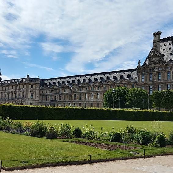 💚
.
.
#파리 #paris #프랑스 #france #튈르리정원 #tuileriesgarden #루브르 #louvre #여행 #파리여행 #여행스타그램 #travel #travelstagram - Made To Travel (@from_elin)