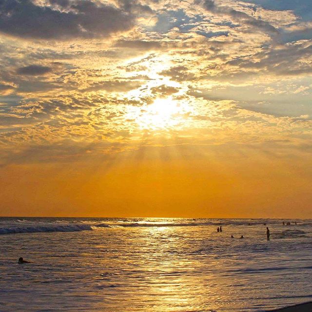 Cuídate el corazón, te estás pudriendo vivo. 😃😉
#instagreat #instagram #instagramers #beautiful #amazing #pic #picture #picofday #picoftheday #instapict #pics #photography #photo #photooftheday #photographer #photoshop #nightphotography #photographerlife #playa #paisaje #beach #beachday #shots #shot #shotzdelight #elsalvador #travel #explorer #traveling - denzstudio.ca (@_palacioos)