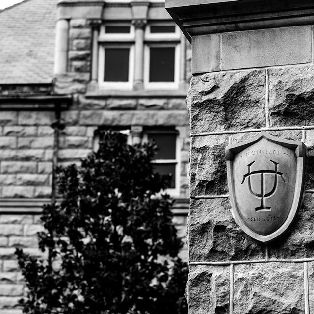 #tulane #audubon #stcharles #university #nola #park #eveningchill #minolta #minolta50mm #sony #sonya77ii - LunarFilmesHD (@nandubalachandran)