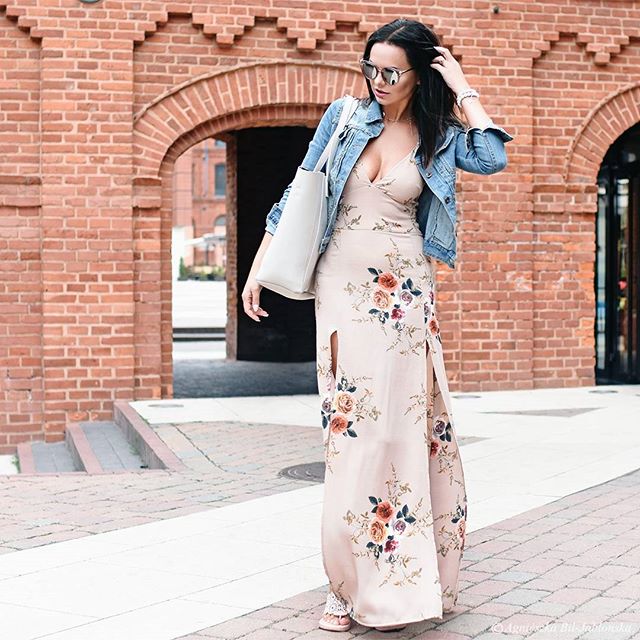 Summer dress 🌞🌸🍀 #stylizacja #polishgirl #polishwoman #stylish #instapic #polskadziewczyna #polskakobieta #instafashion #fashionblogger #outfit #set #ootd #sukienkowo_com #manzana #torebka #bag #bagslover #zaxypolska #zaxyoficial #outfitoftheday #summerdress - Kami👪🌹 (@agabil1)