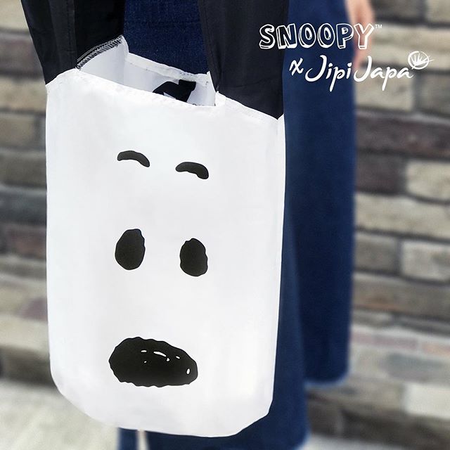 星期二需要多一點趣味~ -----------------------------------------------
*現購物折後滿HK$2000即可免費獲Jipi Japa x Snoopy限定購物袋乙個，數量有限，送完即止。
#jipijapa #jipijapahk #jipijapashoes #jipijapaxsnoopy #ss17 #snoopy #shoes #slipon #sandals #espadrille #handbag #shoppingbag #crossover #mule  #ballerina #mixandmatch #fashion #iger #instahk #instashoes #instafashion #hkig #hongkong - Marti (@jipijapahk)