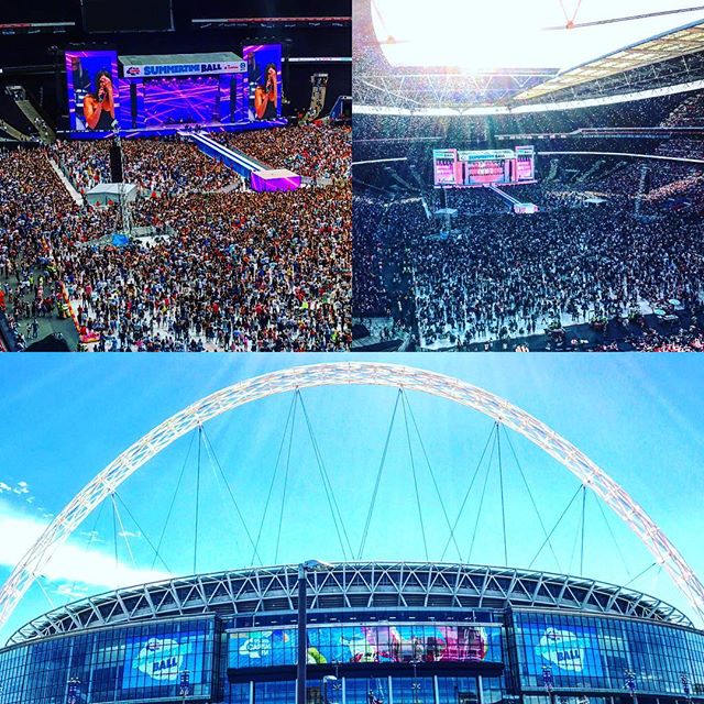 Summertime ball was amazing 😍 #capitalfm #summertimeball #vodafone #wembley #wembleystadium #music #london #concert #summer #evening #sun #audience #stadium #shawnmendes #dualipan #jpcooper #martinjensen #london #fun #happy #drunk #alcohol #goodtimes #seanpaul #sigala #zedd - Dżoana Raspberry (@olistjj)