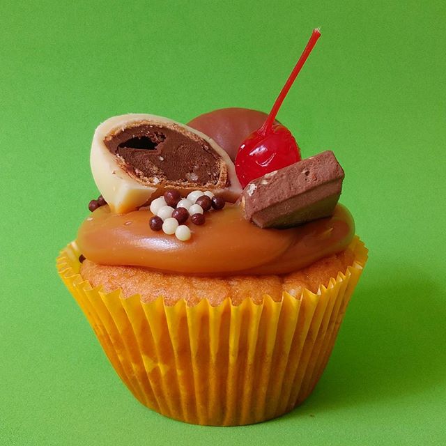 Quando a padaria perto da sua casa não te deixa emagrecer. 😋😱😱
.
.
.
.
.
.
.
.
.
.
.
#cupcake #cake #bolo #docedeleite #delicia #delicious #foodart #food #foodie #lovefood #loveit #likeit #comida #comidinhas #sobremesa #doce #belohorizonte #bh #minasgerais #brasil #topfoodsbrasil - Karolina (@ossaboresdomundo)