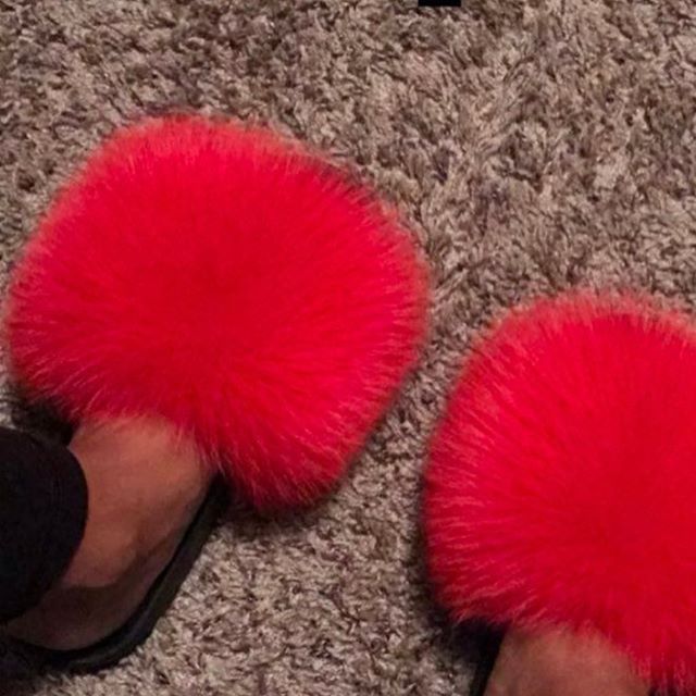 NOWOŚĆ ❤️❤️❤️
#furslippers #futro #furs #luxury #exclusive #styl #fashion #warszawa #poznan #girl #sopot #butik #lodz #wroclaw #gdansk #gdynia #polishwoman #polskadziewczyna #dziewczyna #kobieta #polskakobieta #polishmum #paznokcie #paznokciehybrydowe #fryzjer #luksus #krakow #polishgirls #dziewczyna #zakupy #shopping - Kami👪🌹 (@luxury_fur_products)