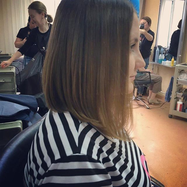 Каре на удлинение для Дашульки 😊#стиль #прическа #покрасилась #модно #инстатаг #моднаястрижка #красота #прическу #кудри #короткиеволосы @prilaga #мода #шатенка #покраска #крутаяприческа #прическанадлинныеволосы #локоны #прически #укладка #стрижки #прямыеволосы #прическамакияж #рыжаябестия #prilaga #длинныеволосы #стильно #мелирование #причесон #фотодня #причесочка #кудряшки - ┊Y i w Y i w┊ (@dashulyafrishko1991)