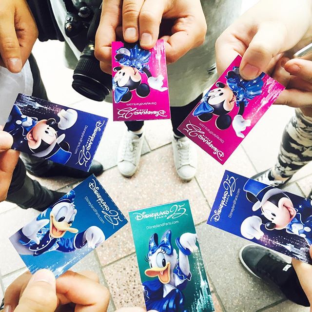 Back in my favourite place with my favourite people 🏰✨
.
.
#disney #disneylandparis #dlp #instadisney #disneyig #disneyside #disneylove #disneyfan #mickeyandfriends #dlplive - Travel  Dreams (@parkwayem_)