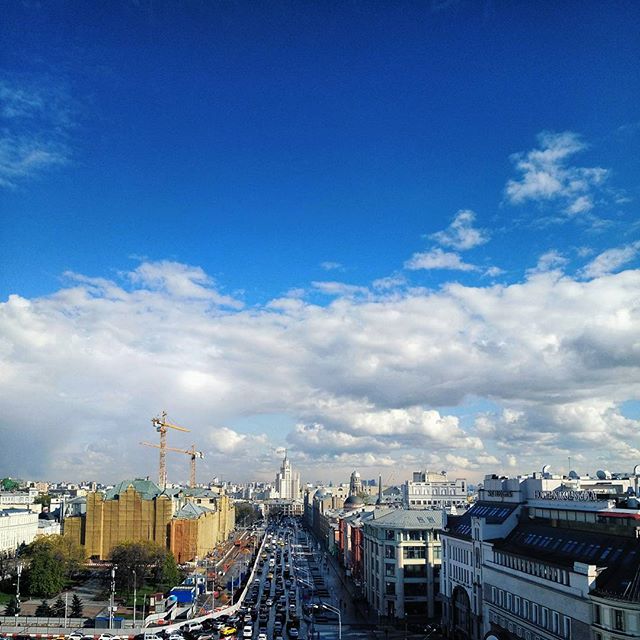 В голове множество мыслей. Начиная от того,  что я приехала в этот город каких-то два года назад,  заканчивая тем,  что теперь я свободна и могу ближайший месяц заниматься чем угодно. Собрать все в единое целое в голове пока не получается.
#vk #lategram #meizurus #вездепроводаивысотки
#vscocam #vscomsk #vscomoscow  #vscoarchitecture  #msk #moscow  #photooftheday  #architecture  #москва #мск #архитектура #инстаграмнедели  #такяснимаю  #инстаграмроссия  #openmsk  #моямосква #ilovemoscow
#mymoscow #лучшийгородземли #kudagomsk #i_love_msk #mskpit #mosquarium #insta_moskva #gorod_moskwa - Marjorie Samlow (@filomera)