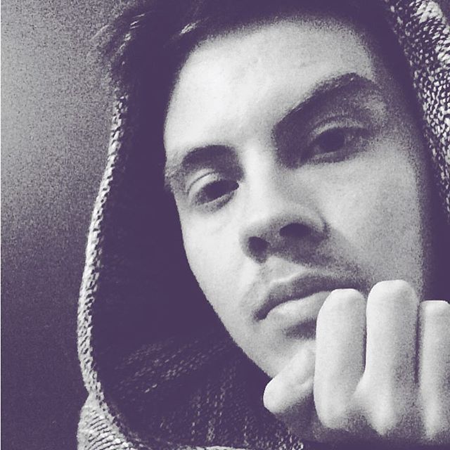 no role modelZ #instachile #chile #photography #selfie #casual #style #pose #man #smile #always #like4like - Gio (@matiponce97)
