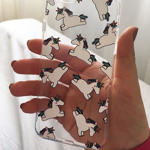 Who believes they're real??? Our beautiful Unicorn Lover case ❤️
.
.
This case is available at www.jellycases.com! 🌈🌍 hurry and shop now!#tbt #birthdaygirl #phonecase #iphoneaddict #lovingit #gtathis #beautiful #instadaily #instagood #instamood #love #photooftheday #diycase #case #clearcase #samsungcase #fashion #iring #gift #handmakehk #samsung #htccase #sony #lgcase #iphonecase #cute - LunarFilmesHD (@jelly_cases)