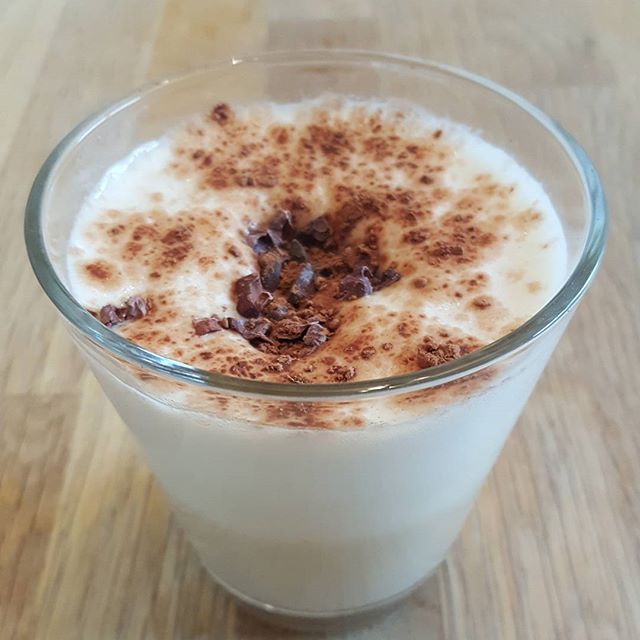 🔹I C E D  C O F F E E 🔹 
#goodmorning #icedcoffee #wakemeup #almondmilk #banana #protein #powder #coffee #ice #cold #refreshing #getup #preworkout #wildbullfitness #wigan #gym #boxfit #boxing #classes #cardio #training #punchbags #boxingbags #pads #gloves #fullbodyworkout #ownyourfuture - Тренировочный Центр (@wildbullfitness)