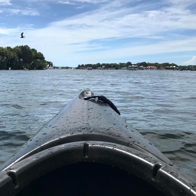 "Everyone must believe in something. I believe I'll go canoeing"(and/or fishing) -Henry David Thoreau
#canoing #crystalrivrer #yesterday - Diamond Fowler (@travie_through_the_lens)