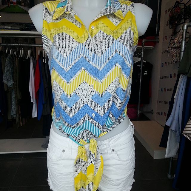 @enjoystoreroma
NUOVI ARRIVI🌞🌞🌞
Tutti i colori dell'estate in questo outfit disponibile in store
#enjoystoreroma #fashion #moda #fashionable #glamour #summer2017 #lestateaddosso - Вязаные купальники! (@enjoystoreroma)