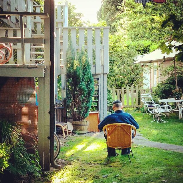 Somewhere i belong.. . . . 
#streetphotography #vancouver #street #outdoors #people #people_infinity #pensive #vancouverbc #canada - PUKA (@the.dragon.warrior)