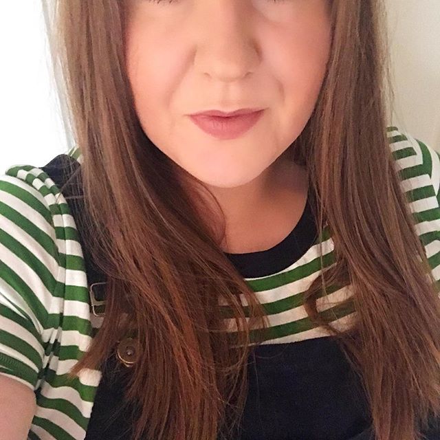 Tuesday ☔️ ~ relaxing on my week off work catching up with friends & family. Enjoying time being creative on some blog projects👌🏼~ new tshirt from @cosstores ~ lip is Pillow Talk by @ctilburymakeup #ootd #rainyday - KRISTINA | Lifestyle Blogger (@misskeveryday)