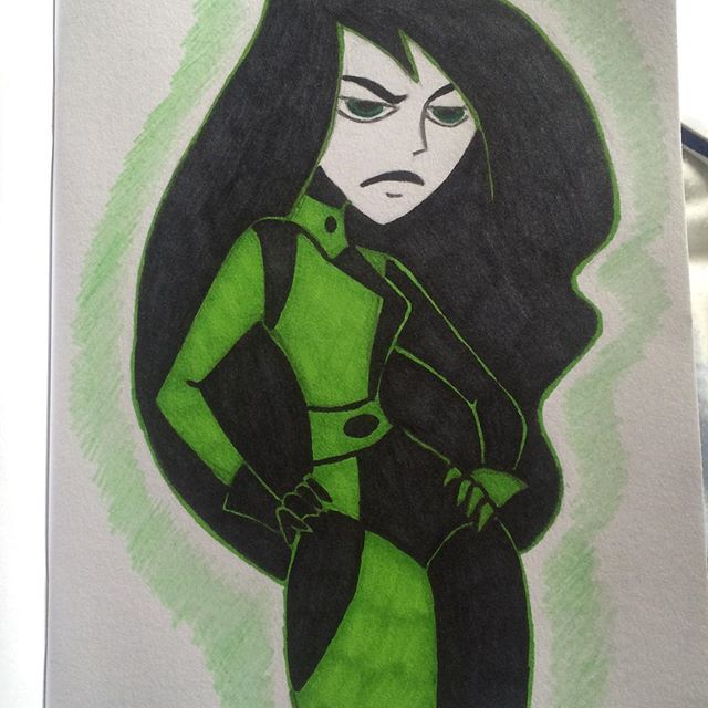 Day 3: Favourite Disney villain... SHEGO! 😈 
#shego #kimpossible #villain #villainess #childhood #evil #disney #disneyart #disneyartchallenge #colour #markers #sharpie #sharpieart #pencil #pencilart #sketch #sketchbook #art - Vincenzo Tretola (@cartoonix_art)