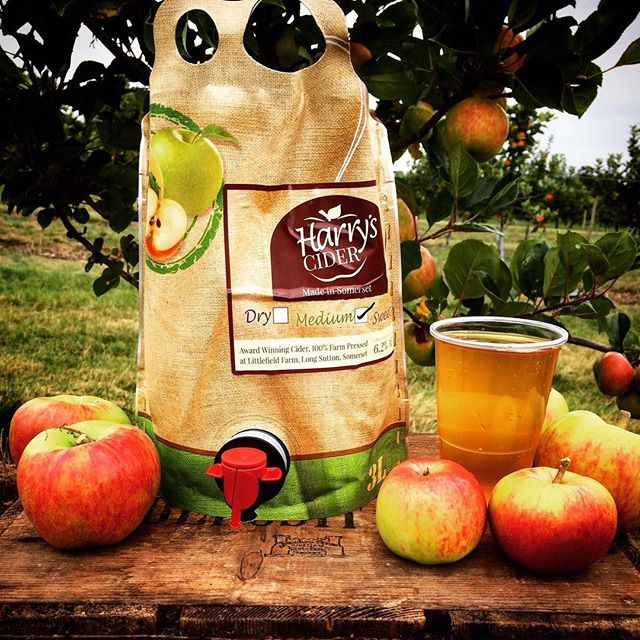 Happy #SummerSolstice cider lovers! ☀️ we're going to celebrate at #Glastonbury with @harrys_cider cider festival packs for company 😎#drinkup #summer #glastonburyfestival #Glastonbury2017 #cider #craftcider #realcider #craftnotcrap #somerset #drinkporn #drinking - AncientMarinerHove (@craftynectar)