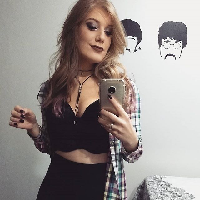 ✌️🏻 #lastnight #yesterday #girl #cwb - Diamond Fowler (@fe_allmeida)