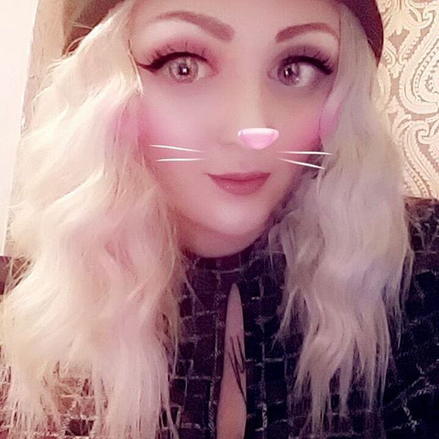 #piercedgirlsofinstagram #scene #scenehair #alternative #pastelgoth #bands #metalhead #emogirl #punkrock #alternativehair #grunge #softgrunge #pastelgoth #emohair #scenestyle #gothicstyle #emostyle #alternativegirl #altstyle #alternativestyle #darkmakeup #girlswithgauges #girlswithpiercings #girlswithtattoos #tattooedgirls  #likeforlike #followforfollow - Taylor kaye James<3 (@biatch666_)