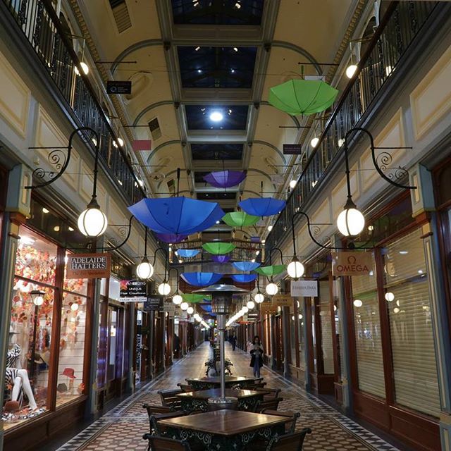 Winter season = umbrella time. ☂🌫 - Aesnrp (@hokmeister)