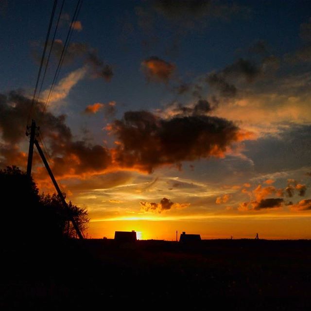 💙
.
.
.
.
.
#tagsforlikes #twilight #mothernature #sunrise #TFLers #photooftheday @prilaga #beauty #clouds #nature #beautiful #day #red #sky #sun #pretty #blue #dusk #love #tree #flowers #summer #sunset #prilaga #skylovers #beach #green #light #night #cloudporn #weather - ┊Y i w Y i w┊ (@violetta1011)