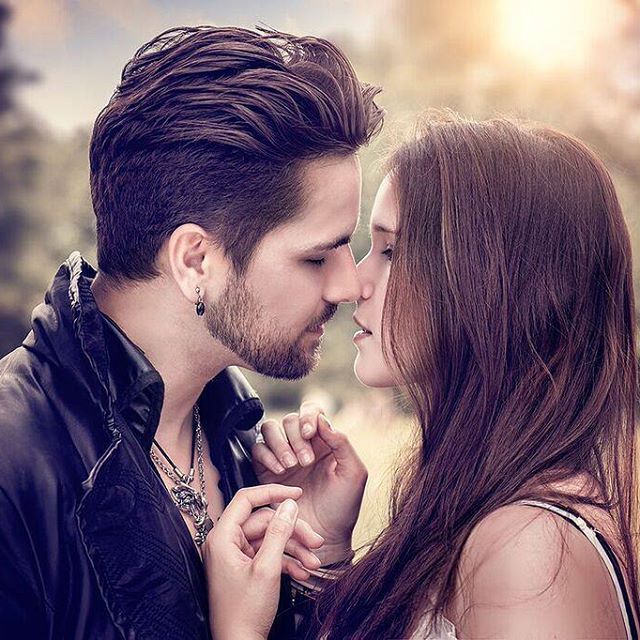 <3 <3 <3  sind sie nicht ein bezauberndes Paar? Das Bild entstand w�hrend der #Dokomi 
Models: @_miss_autumn und @salman_mir
Photo: @lycilia 
#photography #photoshooting #outdoor #brownhair #nature #natural #people #couple #love #kiss #dokomi #cosplay #dokomi2017 #sunset #sky #sun #instagood #picoftheday #shooting #liebe #kuss #p�rchen #boygirl #boygirlshoot - Snapchat: ETHANTHOMASBAN👻 (@lycilia)