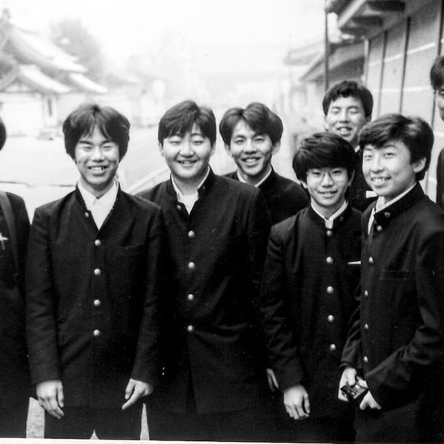On school trip to Kyoto.
#bnw_society #bnw #35mm #35mmfilm #film #film_japan #filmphotography #blckandwhitephotography #analog #analogue #analogica #blckandwhitephotography #japan #noiretblancphotographie #blancoynegrofotografia #noiretblancphotographie #schooluniform #japaneseculture #japaneseschoolboy #everydayjapan #bnwmood #ig_japan - SAYUYU (@storgon_st.pinewood)
