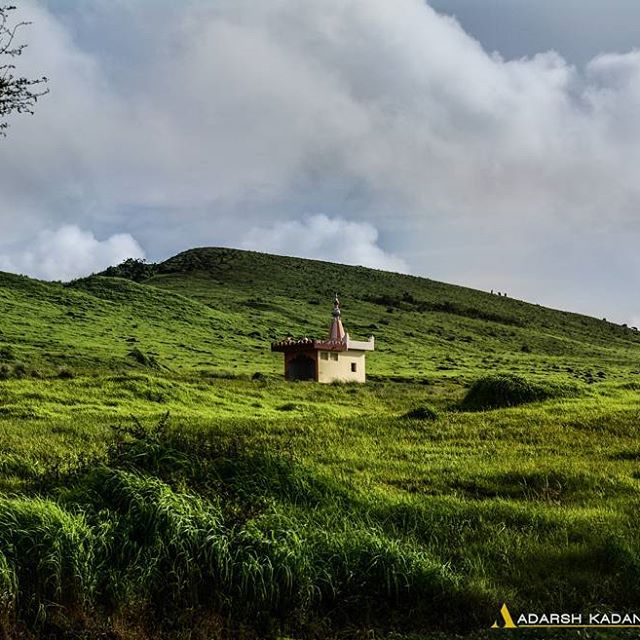 Green City Clean City my Dream City... Location- Khadarwadi Belgaum
#nature #greencity #marvelous #nammakarnatakaphotographers #manson #cloudy #colors🎨 #naturlove - ಥ⌣ಥ (@adarsh_kadangale_photography)
