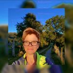 Amy Hebert (@sollaugmydland)